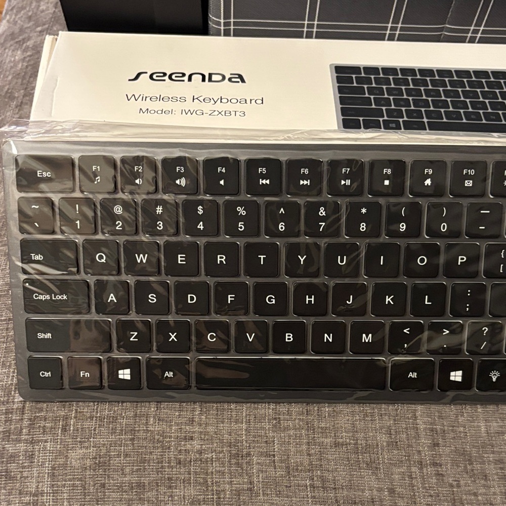 Wireless Keyboard - Black - Picture 3 of 3